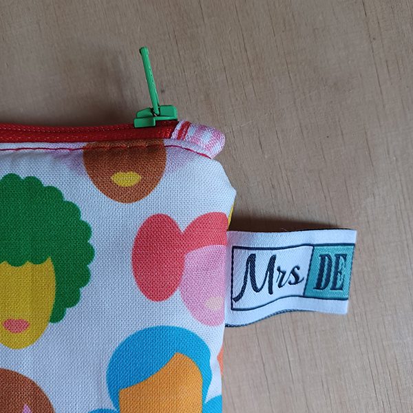 klein etuitje met rits detail